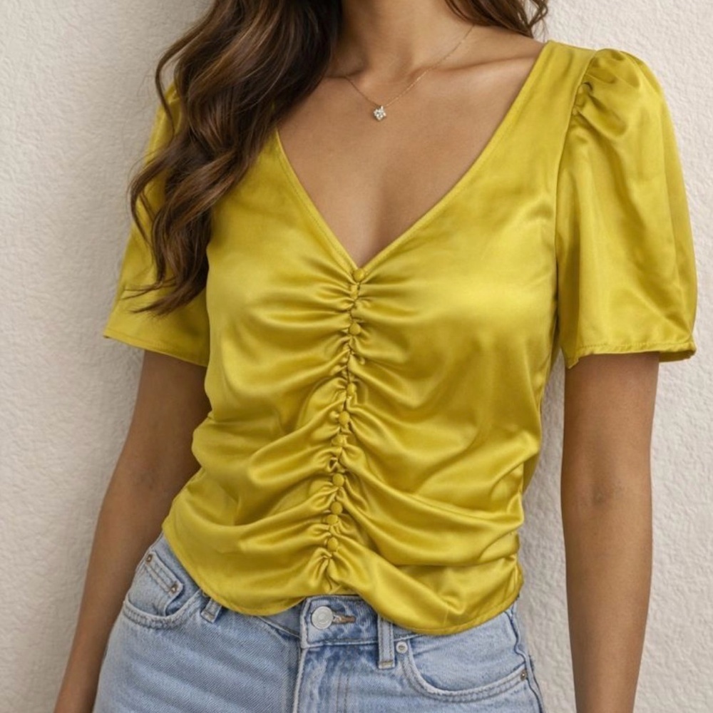 Marc New York Short Sleeve Ruched Satin Faux Button Front Blouse Top Size Medium